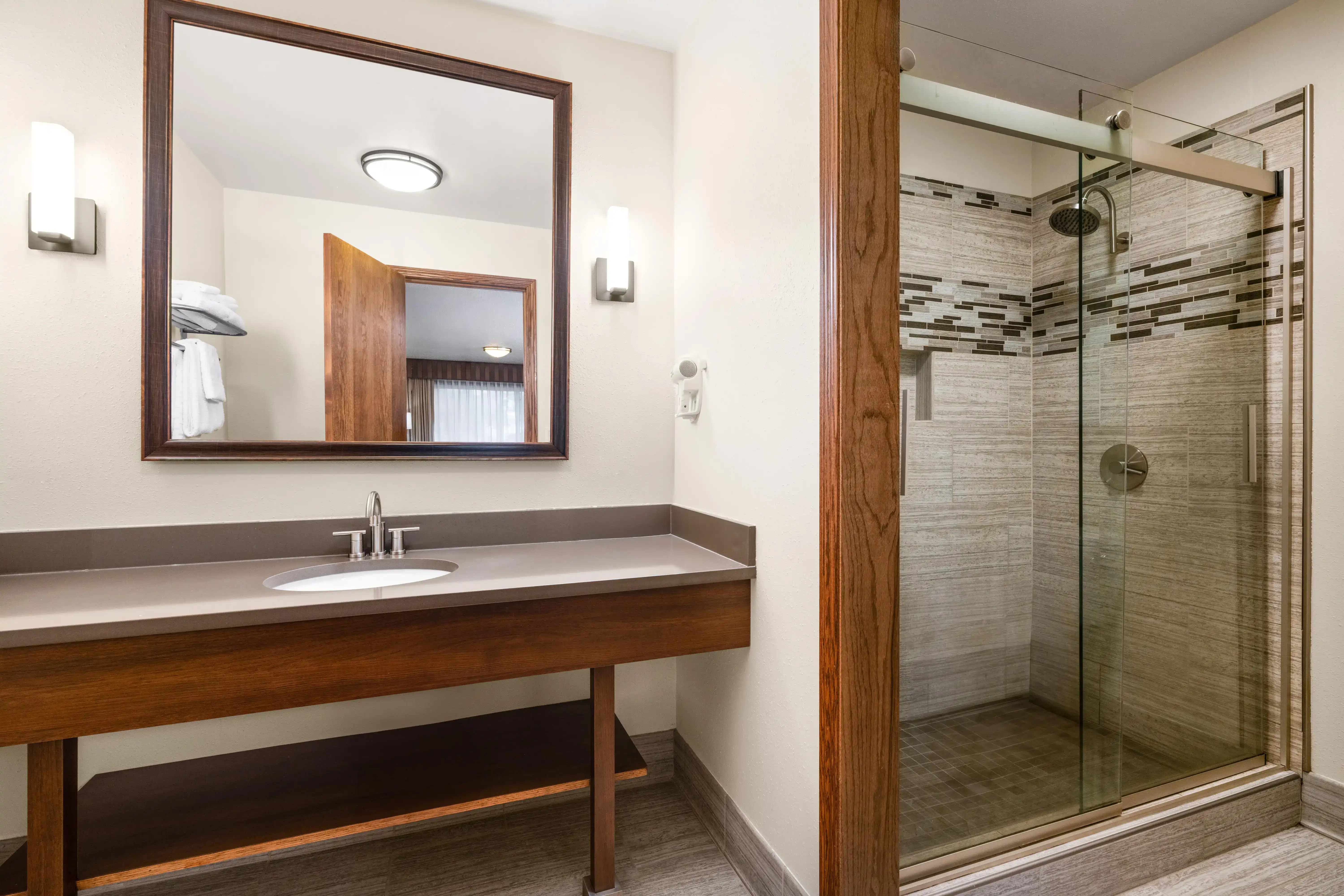 Junior Suite 4