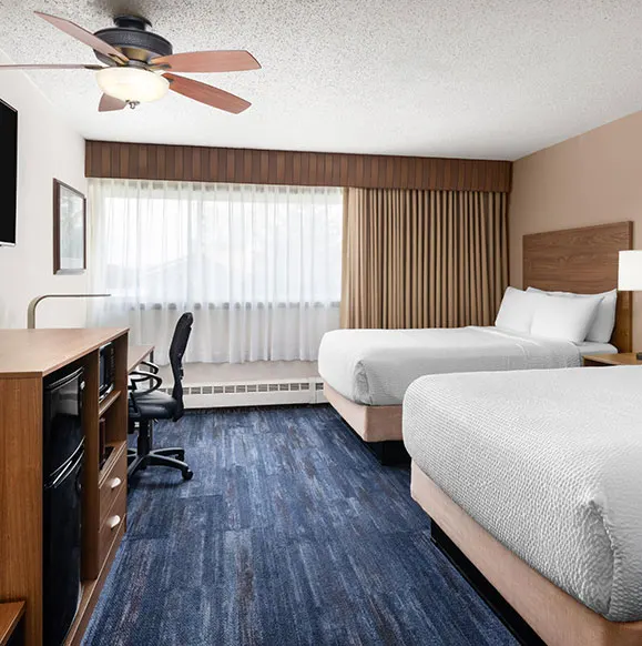 2 Double Beds