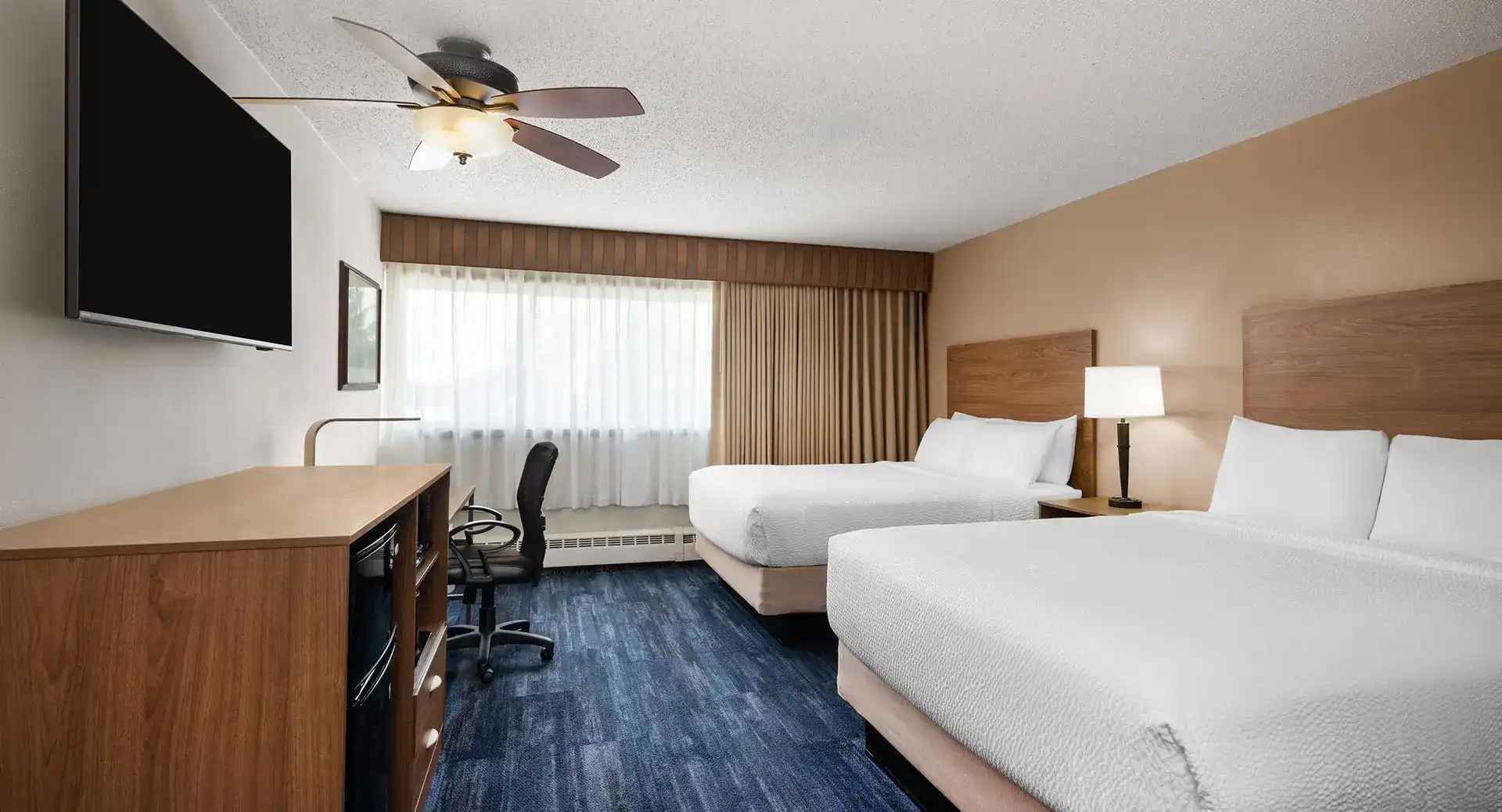 2 Queen Beds 1