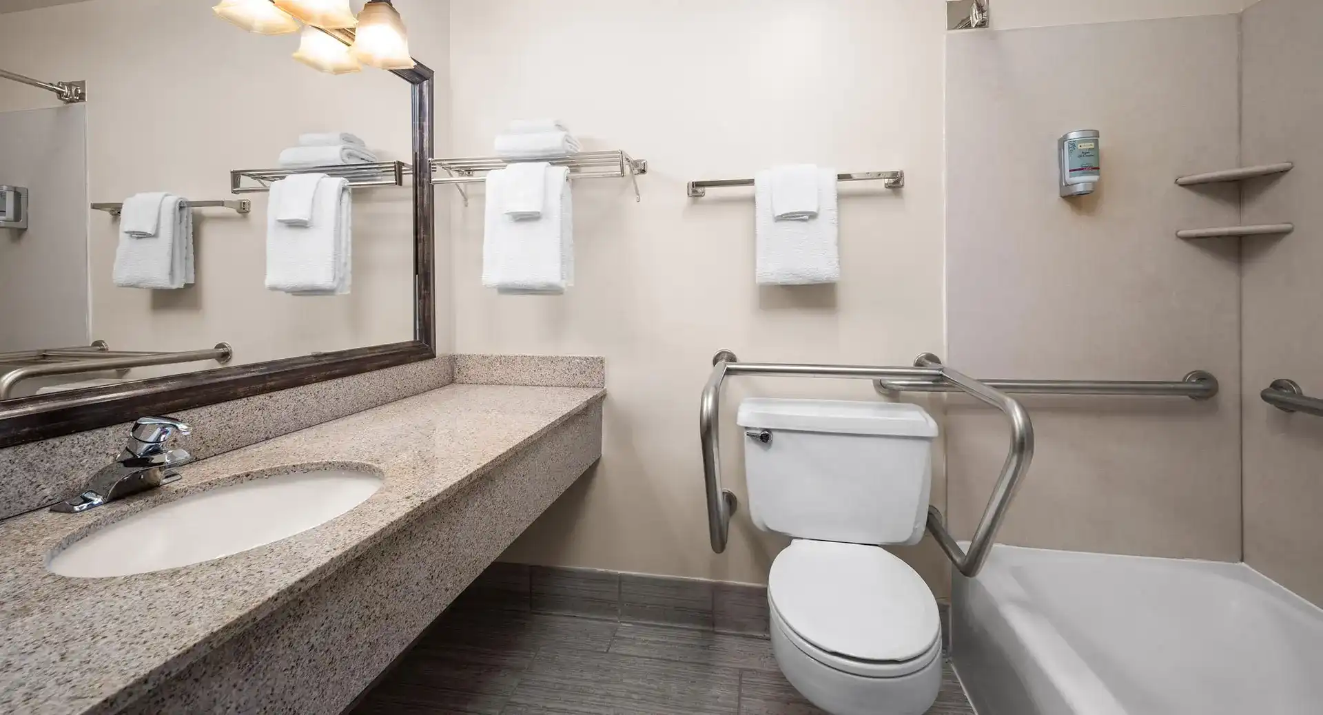 Accessible 1 Queen 8